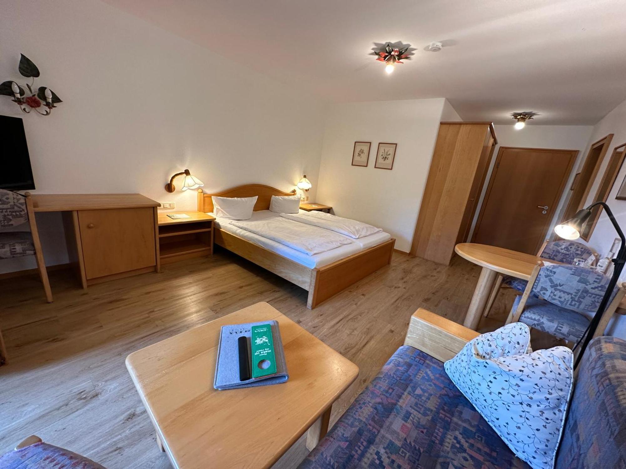 Landhotel Maiergschwendt Inkl Chiemgaukarte โรพอลดิง ภายนอก รูปภาพ