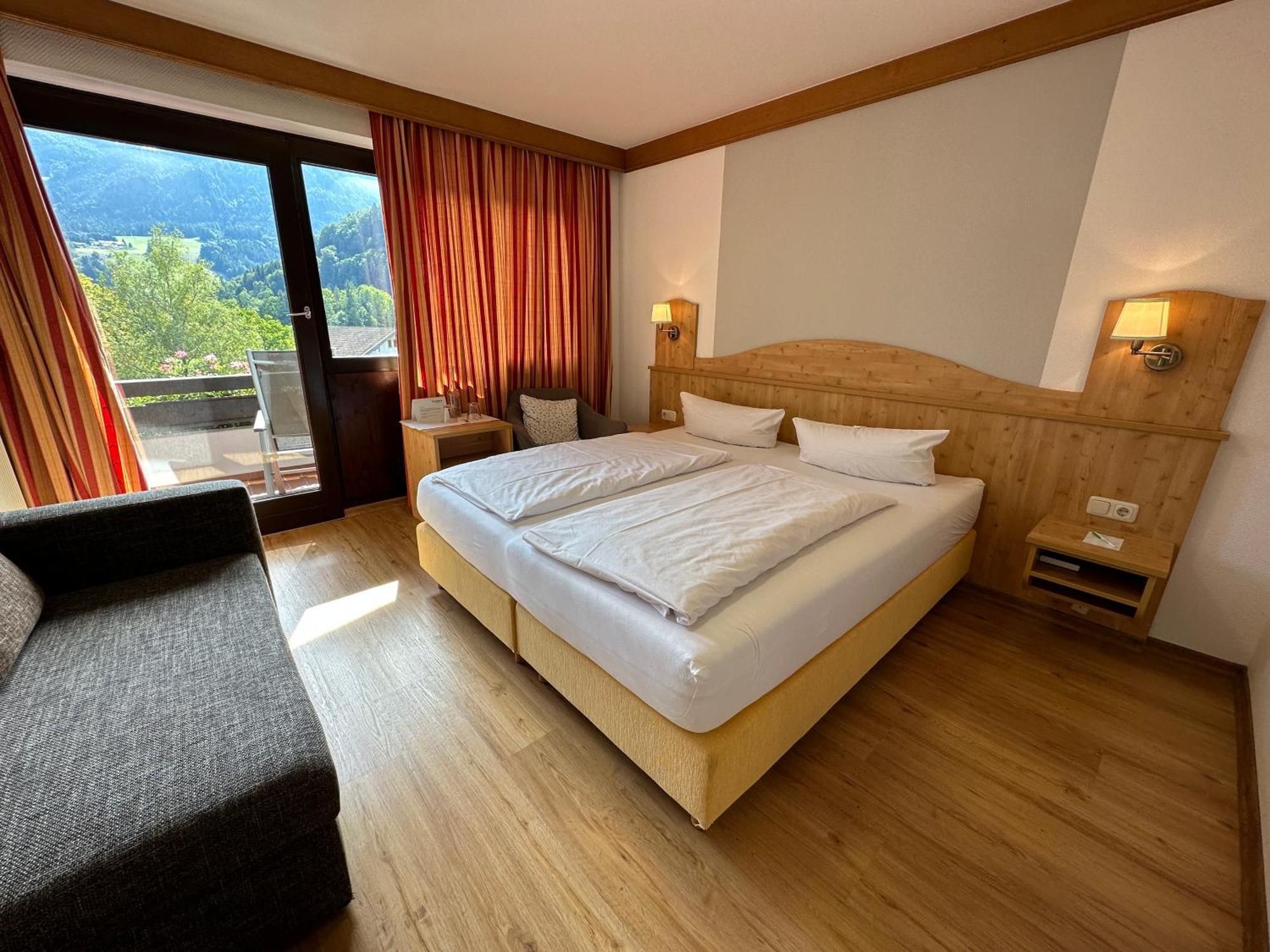 Landhotel Maiergschwendt Inkl Chiemgaukarte โรพอลดิง ภายนอก รูปภาพ